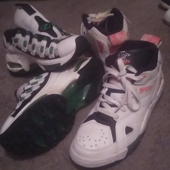 Reebok black tops, puma's - Picture 2 of 2